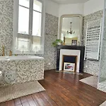 Semesterbostad Maison Familiale, 3 Chambres, Jardin, Au Calme